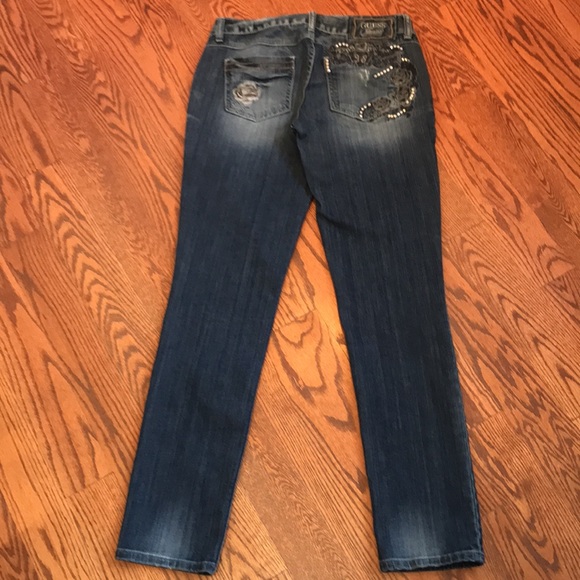 Guess jeans. Daredevil skinny fit. Grommets, distress, embroidery. Size 28 - Picture 7 of 16